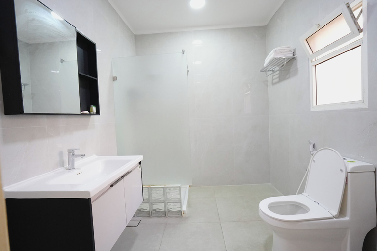 Bathroom 9