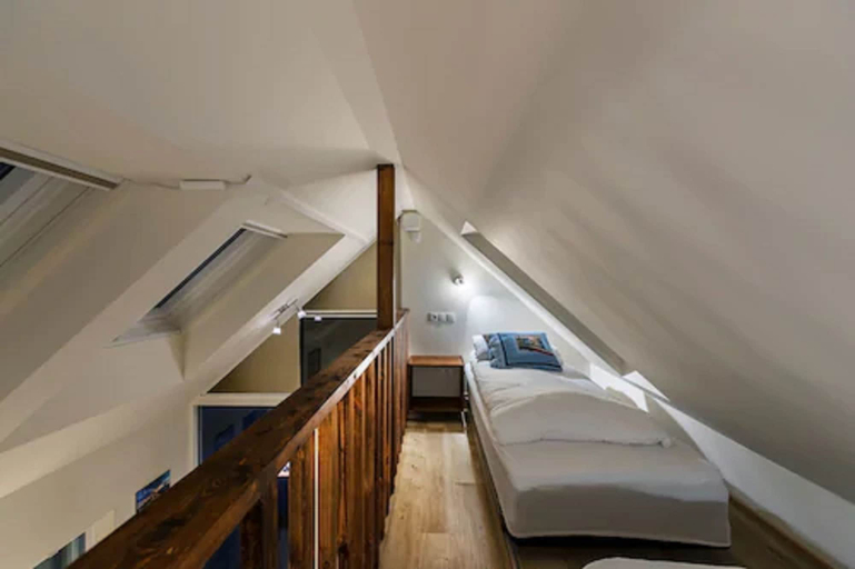 Bedroom 4, Fisherman's Village, Bessastaðahreppur