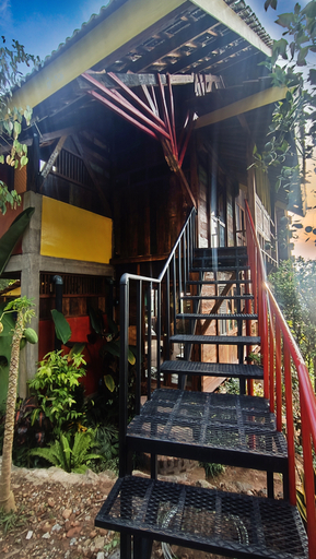 Exterior 3