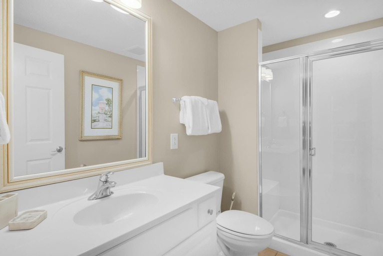Bathroom 5, Seychelles 308, Bay