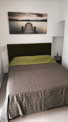 Others 4, Celine Confort Room, Bari