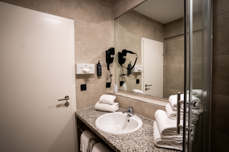 Bathroom 4, Ap Hotel Mannheim Viernheim, Bergstraße