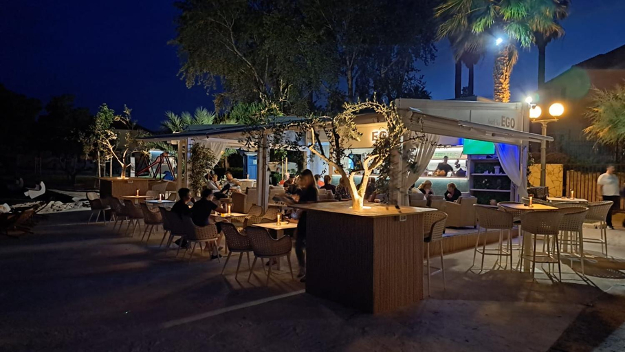 Food & Drinks 4, Tina Little Paradise, Kaštela