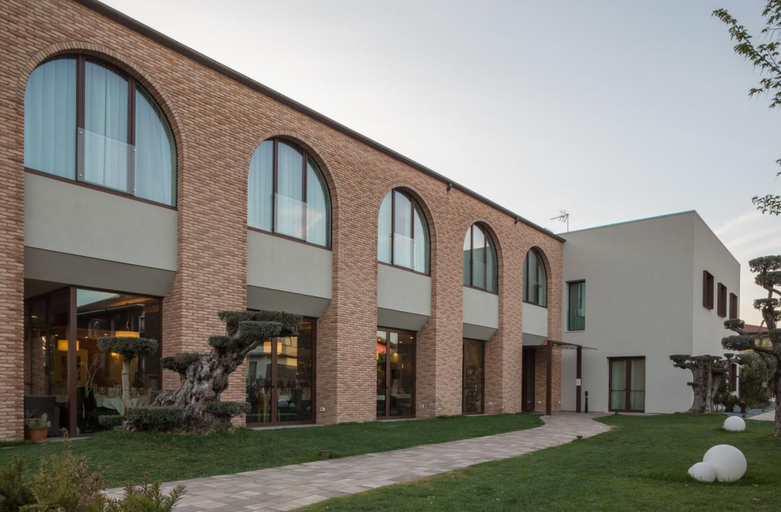 Restaurant 2, Hotel Acquamatta, Padua