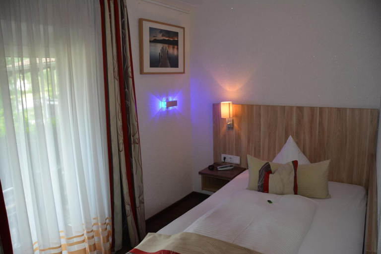 Bedroom 2, Alpina Hotel, Rosenheim
