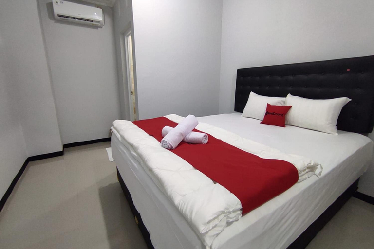 Bedroom 25