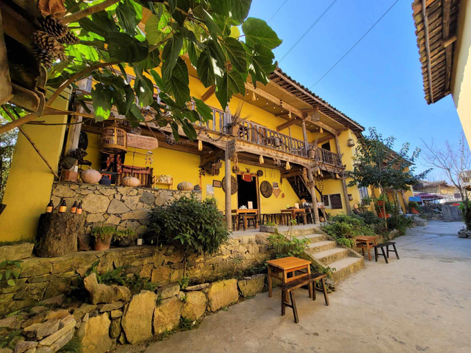 Exterior 2