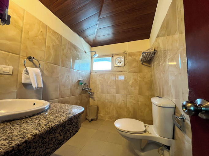Bathroom 4, Olive County Manali, Kullu