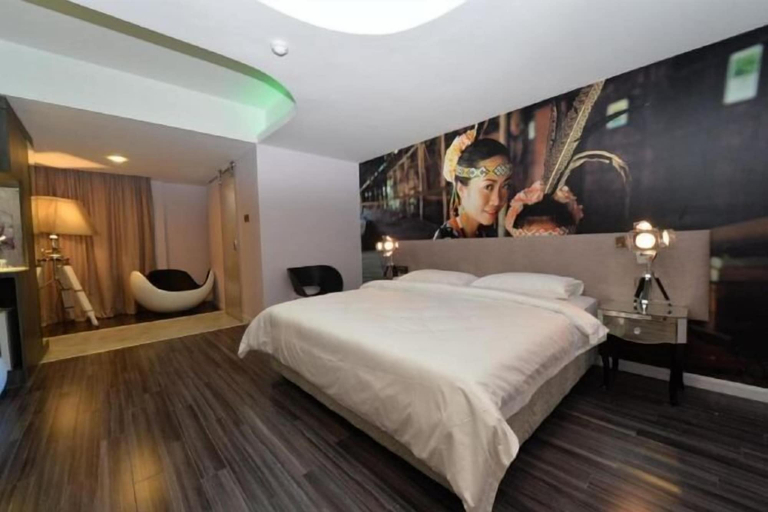 Bedroom 16