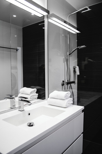 Bathroom 4, Panorama Hotell Rorbusuiter, Sund
