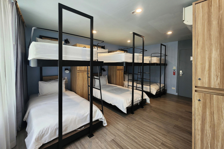 Bedroom 25
