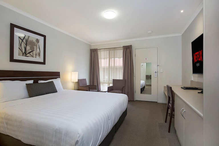 Bedroom 3, Elm Tree Motel, Warrnambool