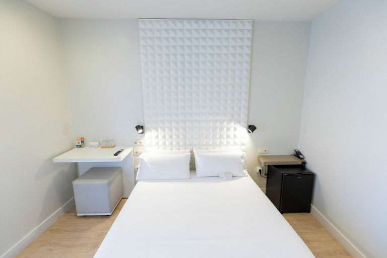 Bedroom 3, Urban Sea Atocha 113, Madrid