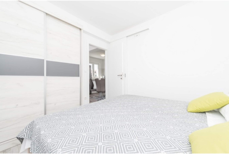 Bedroom 3, Apartment Right on the Janice Beach in Pakostane, Pakoštane