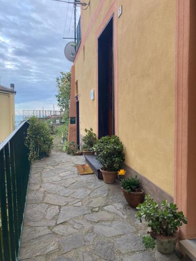 Others 4, Pae veciu camera privata con bagno, La Spezia