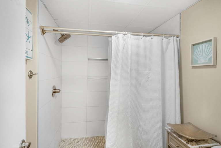 Bathroom 5, Edgewater Tower 2-611, Bay