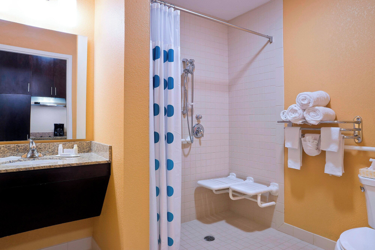 Bathroom 5, TownePlace Suites by Marriott Dodge City, Ford