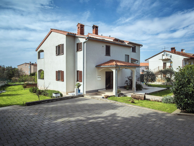 Exterior 2, Nicely Decorated Apartment With Private Pool, Vodnjan