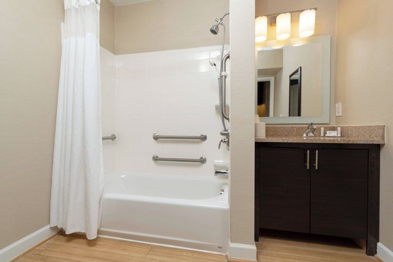 Bedroom 5, TownePlace Suites by Marriott Wilmington/Wrightsville Beach, New Hanover