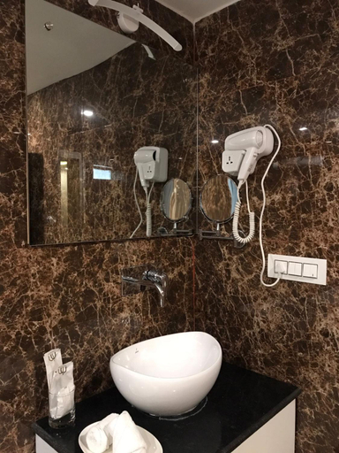 Bathroom 4, Nepalirika Hotel Damak, Mechi