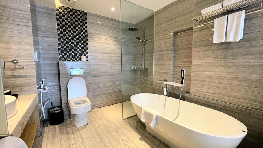 Bathroom 4, Grand Lagoi Hotel by Willson, Bintan Regency