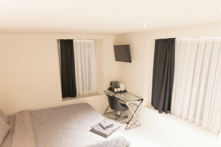Others 4, Hotel Rütli am Bahnhof Rüti ZH, Hinwil