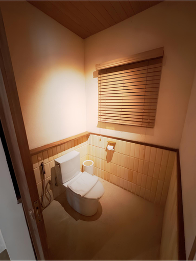 bathroom 4