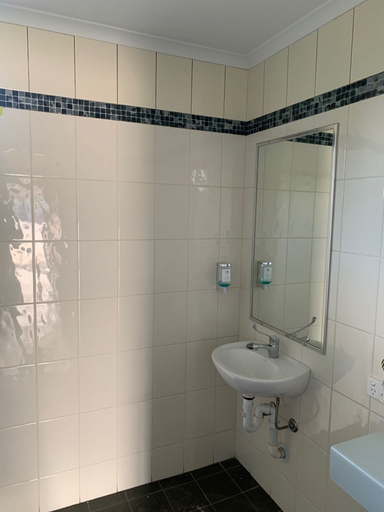 Bathroom 4, Shady Rest Motel, Cooloola - Gympie only