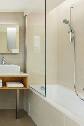 Bathroom 5, Courtyard by Marriott Montpellier, Hérault