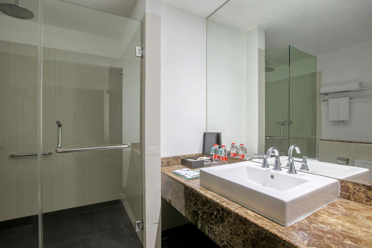 Bathroom 3, Hotel Santika Cikarang, Cikarang