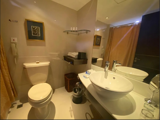 Bathroom 5, Jinling Purple Mountain Hotel Shanghai, Shanghai