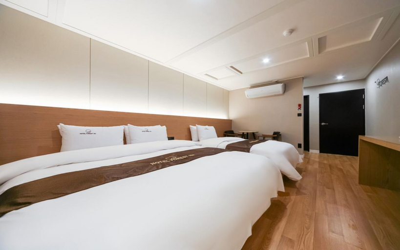 Bedroom 8