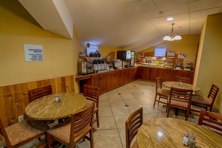 Food & Drinks 4, Hotel Bemidji, Beltrami