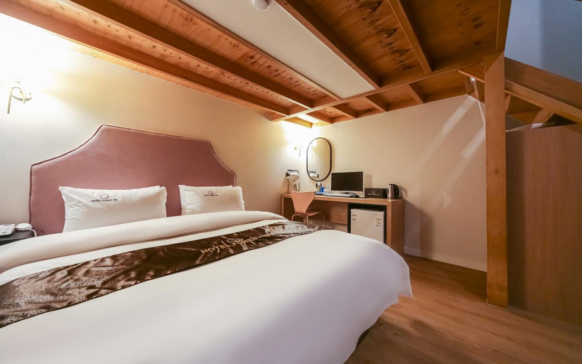 Bedroom 14