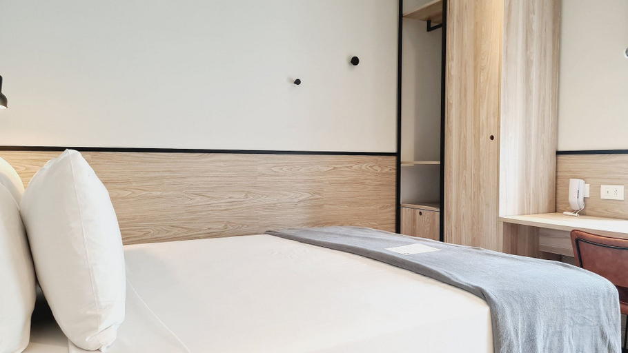 Bedroom 13