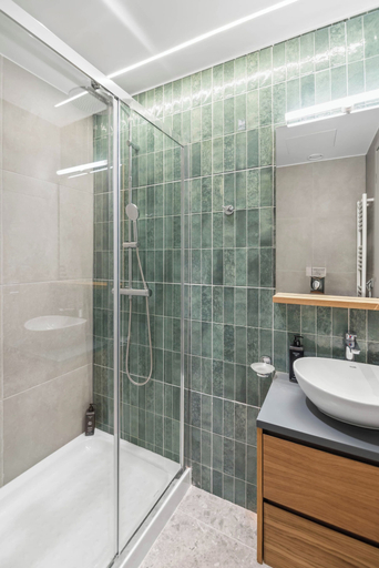 Bathroom 5, Hotel Olive by Limehome, Attica