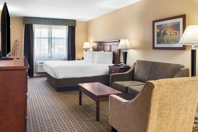 Bedroom 3, Best Western Plus Osoyoos Hotel & Suites, Okanagan-Similkameen