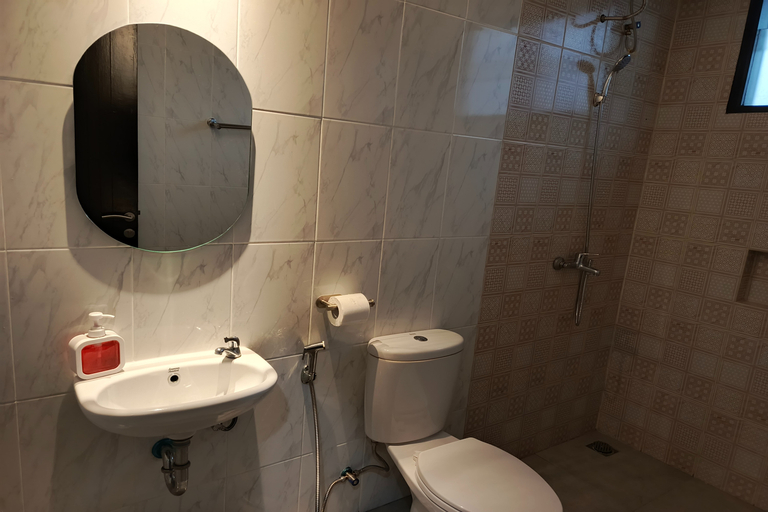 Bathroom 17