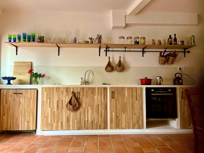 Private kitchen 2, Beautiful Fisherman's House at the Beach, Alpes-Maritimes
