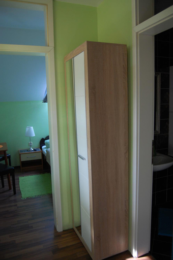 Others 2, Rooms Hisa Divino, Ptuj