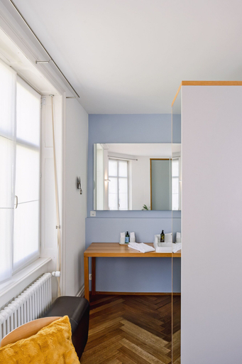 Bathroom 12