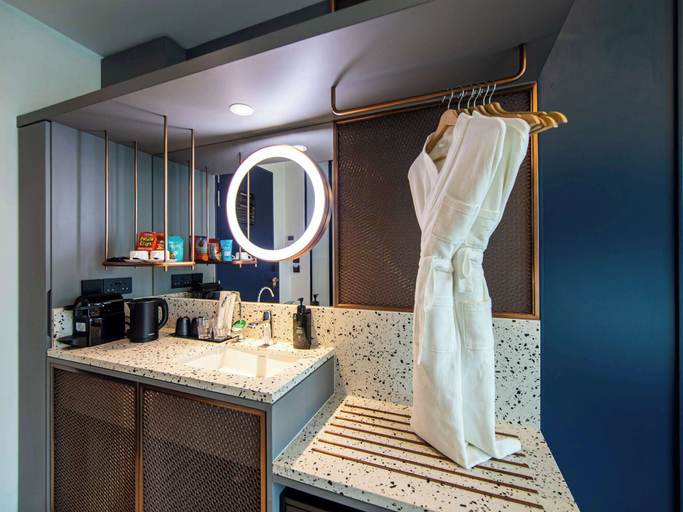 Bathroom 17