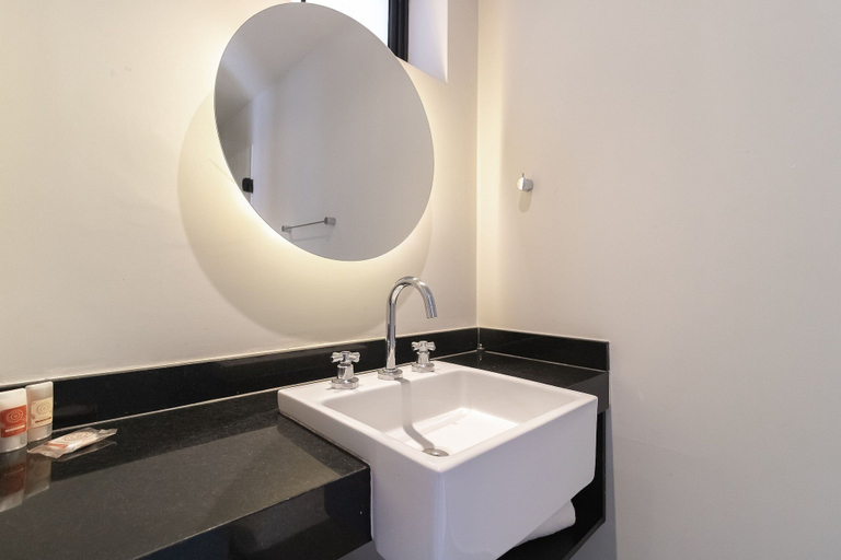 Bathroom 23