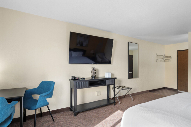 Bedroom 3, StayInn - Grand Forks, Grand Forks