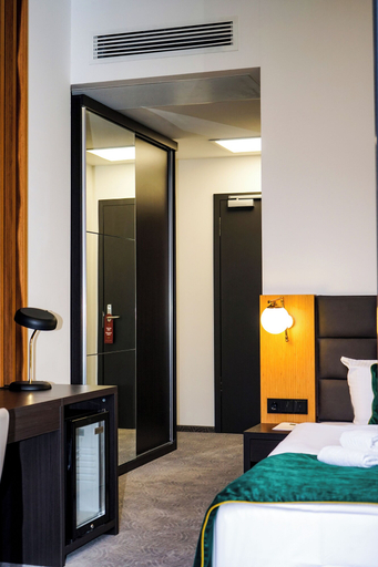 Bedroom 5, M-Pire Hotel Berlin, Berlin