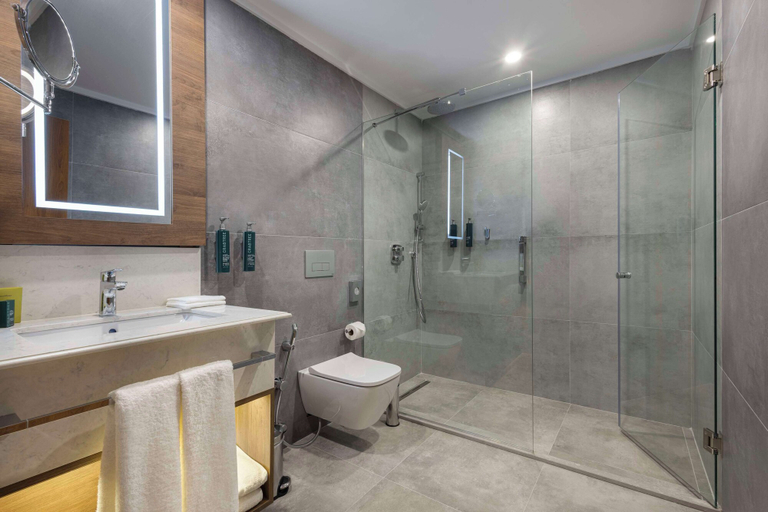 Bathroom 5, Doubletree By Hilton Suites Trabzon Yomra, Yomra