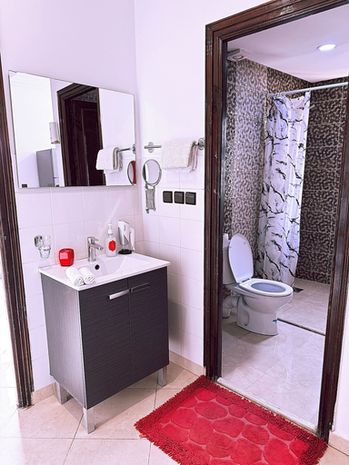 Bathroom 10