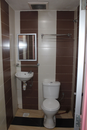 Bathroom 2, New Wave Hotel Melawati, Ampang