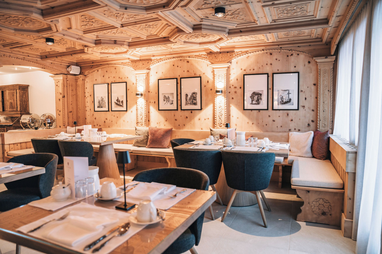Food & Drinks 5, Swiss Alpine Hotel Allalin, Visp
