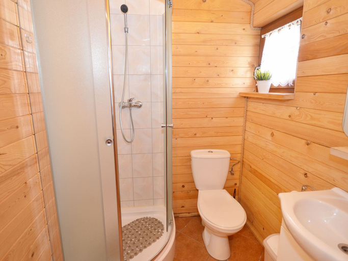 Bathroom 5, Serene Bungalow in Darlowo with Large Garden, Sławno